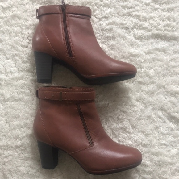 Clark’s Brown Booties - Picture 1 of 6